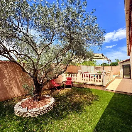Familiale Avec Piscine Privee Pour 10 Pers Villa Sabran