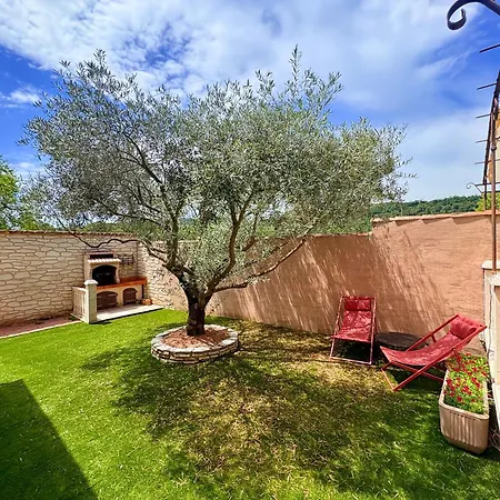 Villa Familiale Avec Piscine Privee Pour 10 Pers Sabran