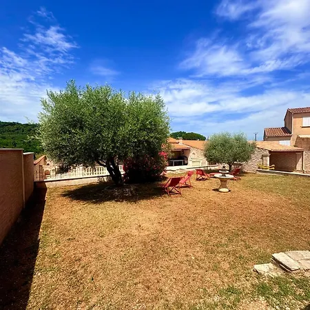 Familiale Avec Piscine Privée Pour 10 Pers *